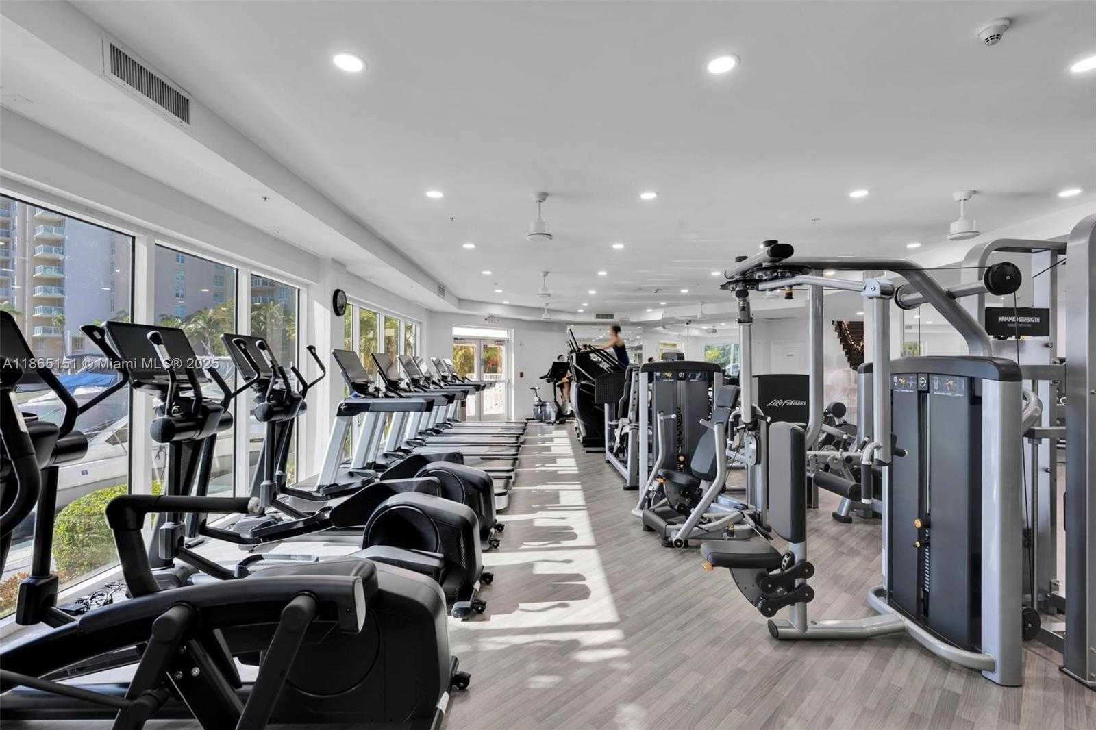 Small Image of 3330 NORTH EAST 190TH ST #1217, Aventura Number 37