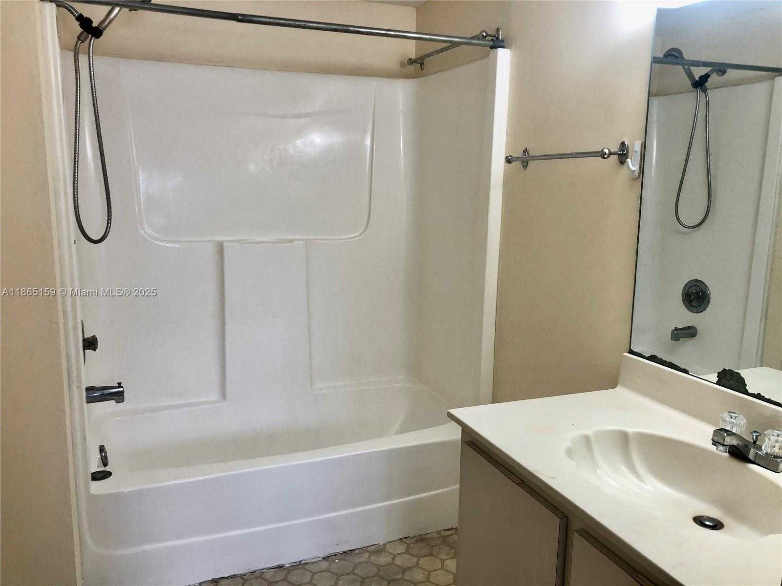 Small Image of 9429 FONTAINEBLEAU BLVD #101-33, Miami Number 11