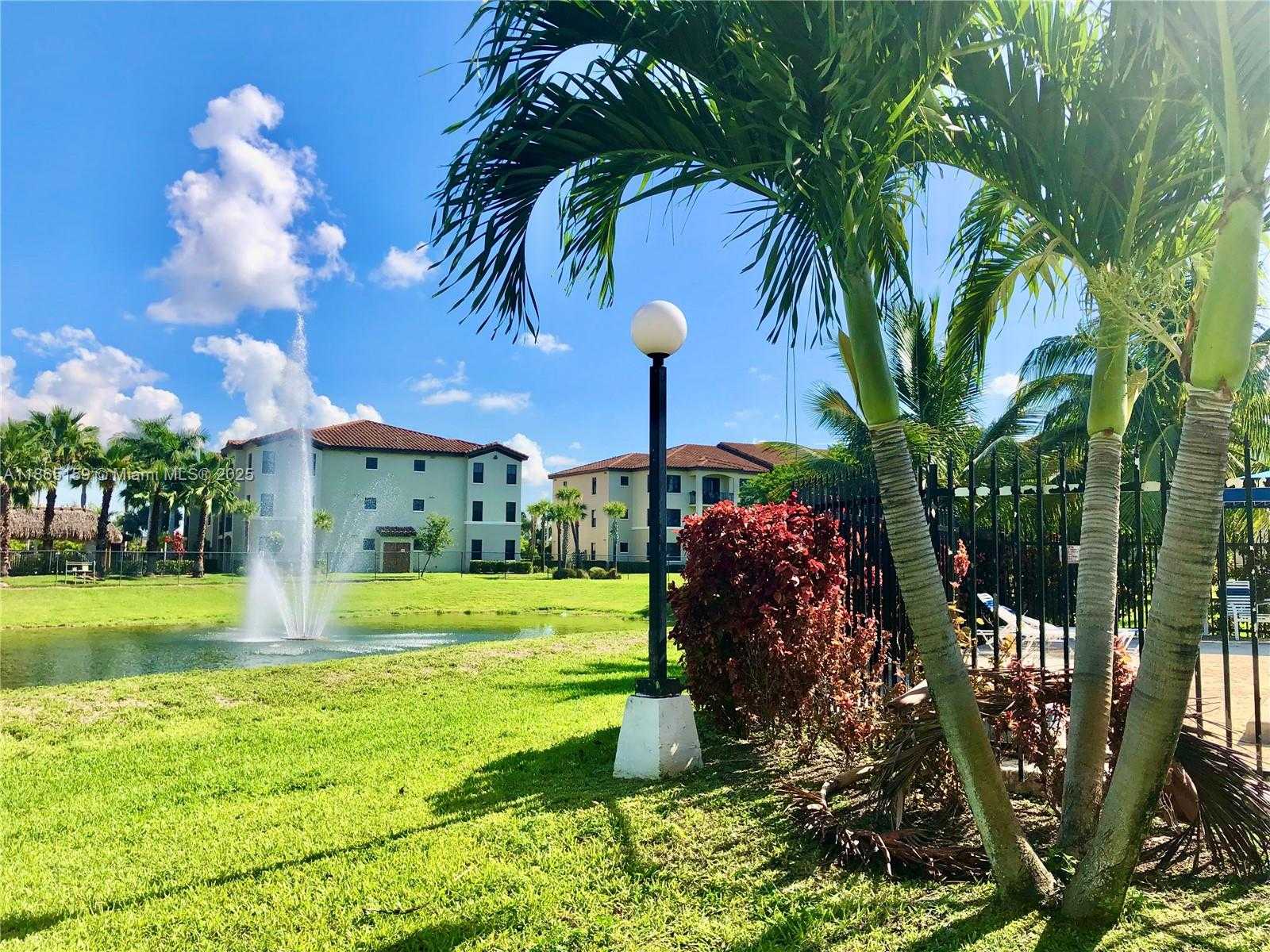Small Image of 9429 FONTAINEBLEAU BLVD #101-33, Miami Number 22