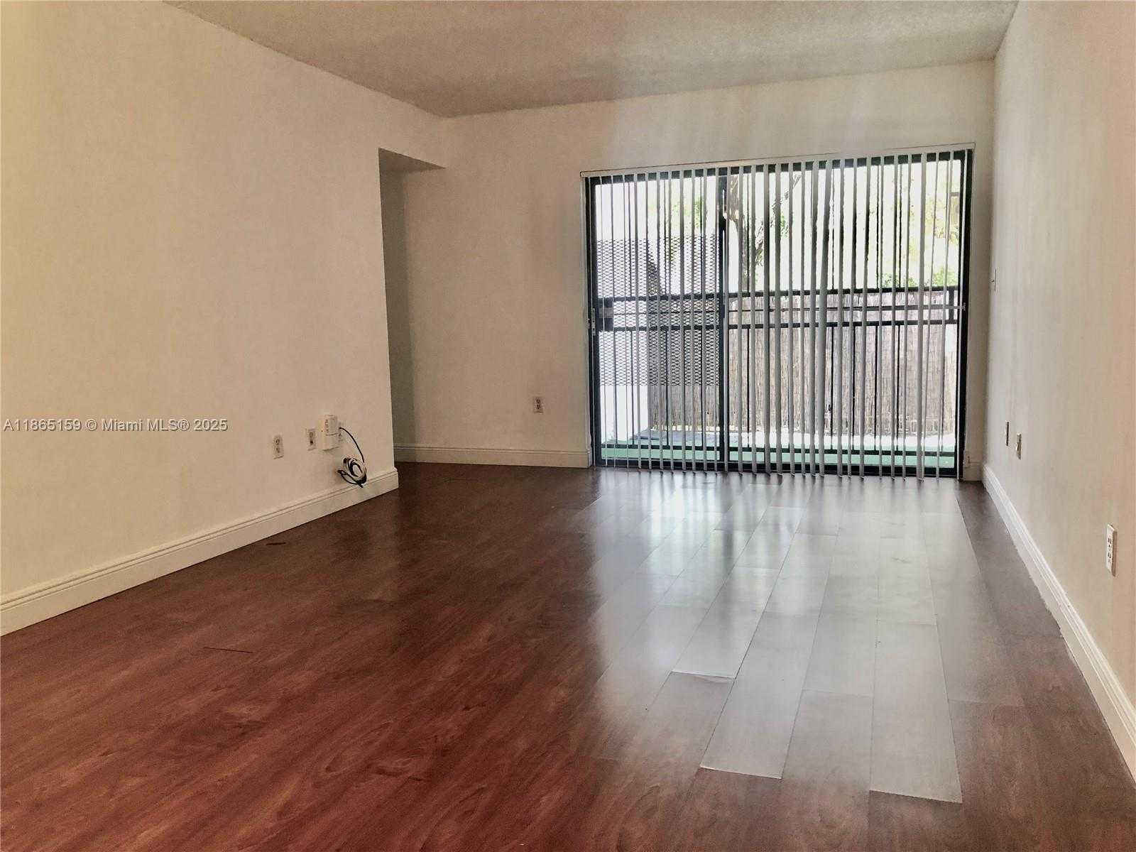 Small Image of 9429 FONTAINEBLEAU BLVD #101-33, Miami Number 4