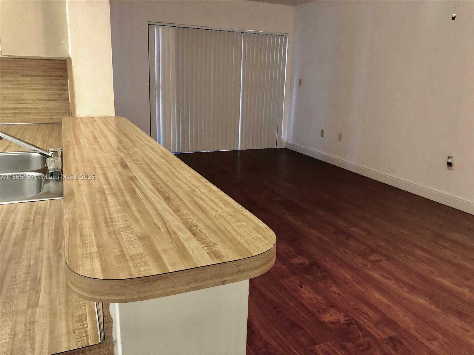 Small Image of 9429 FONTAINEBLEAU BLVD #101-33, Miami Number 8