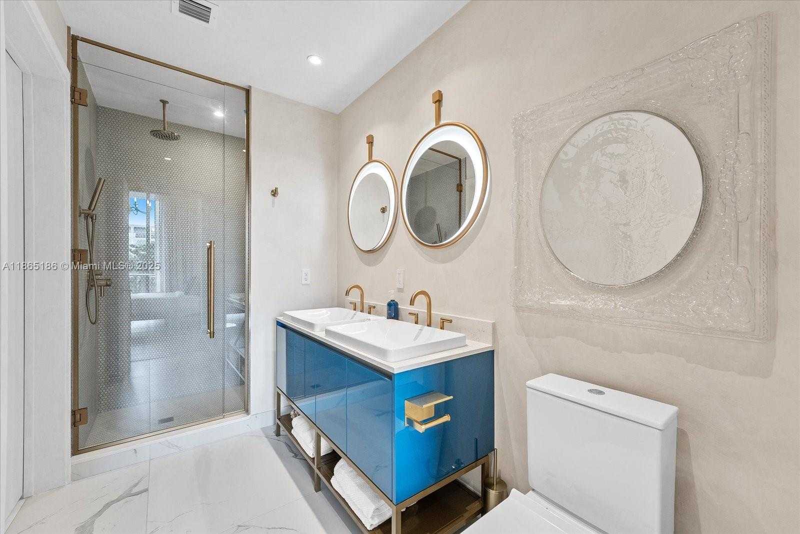 Small Image of 2678 TIGERTAIL AVE #315, Miami Number 10