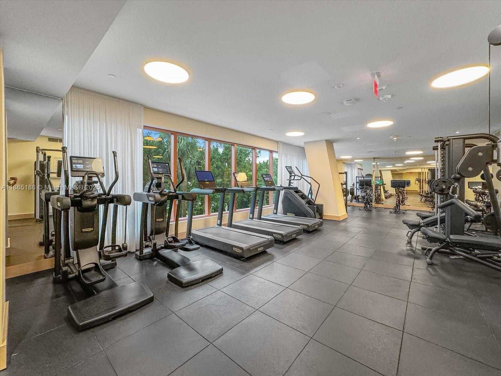 Small Image of 2678 TIGERTAIL AVE #315, Miami Number 16