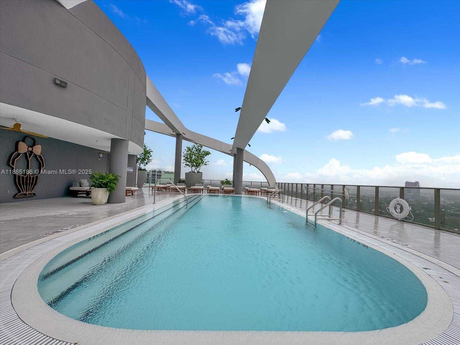 Small Image of 2678 TIGERTAIL AVE #315, Miami Number 17