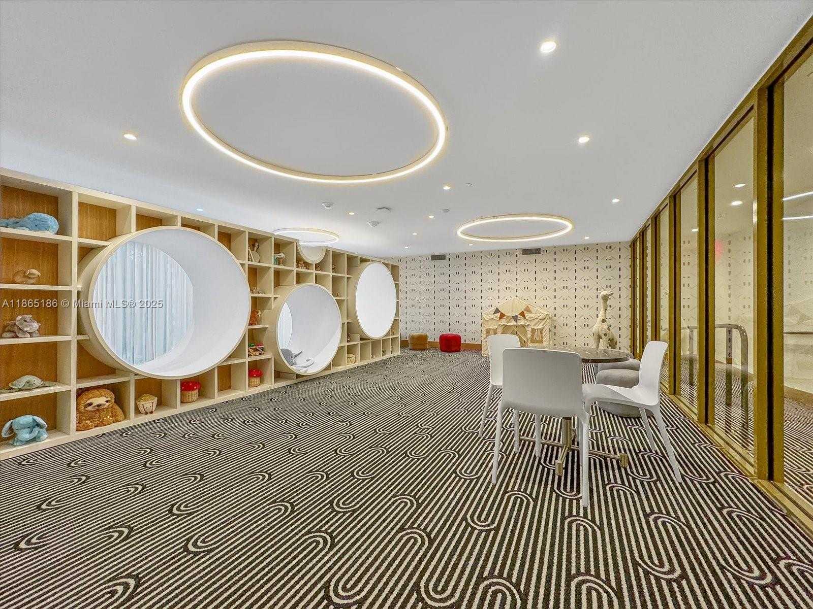 Small Image of 2678 TIGERTAIL AVE #315, Miami Number 19