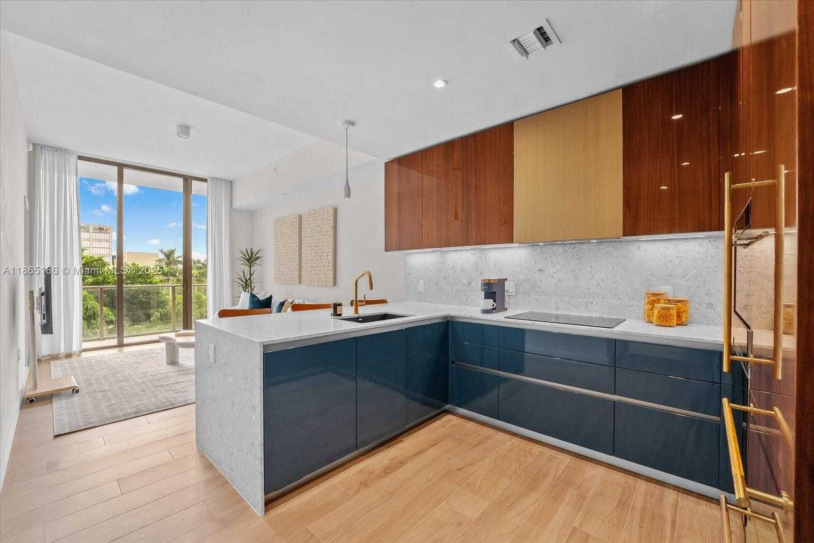 Small Image of 2678 TIGERTAIL AVE #315, Miami Number 3