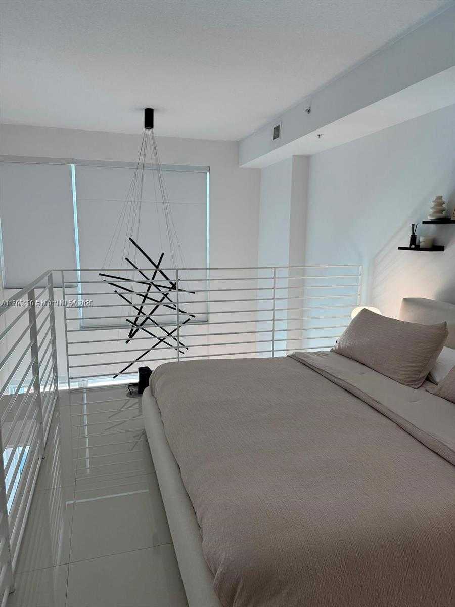 Small Image of 60 SOUTH WEST 13TH ST #1406, Miami Number 19