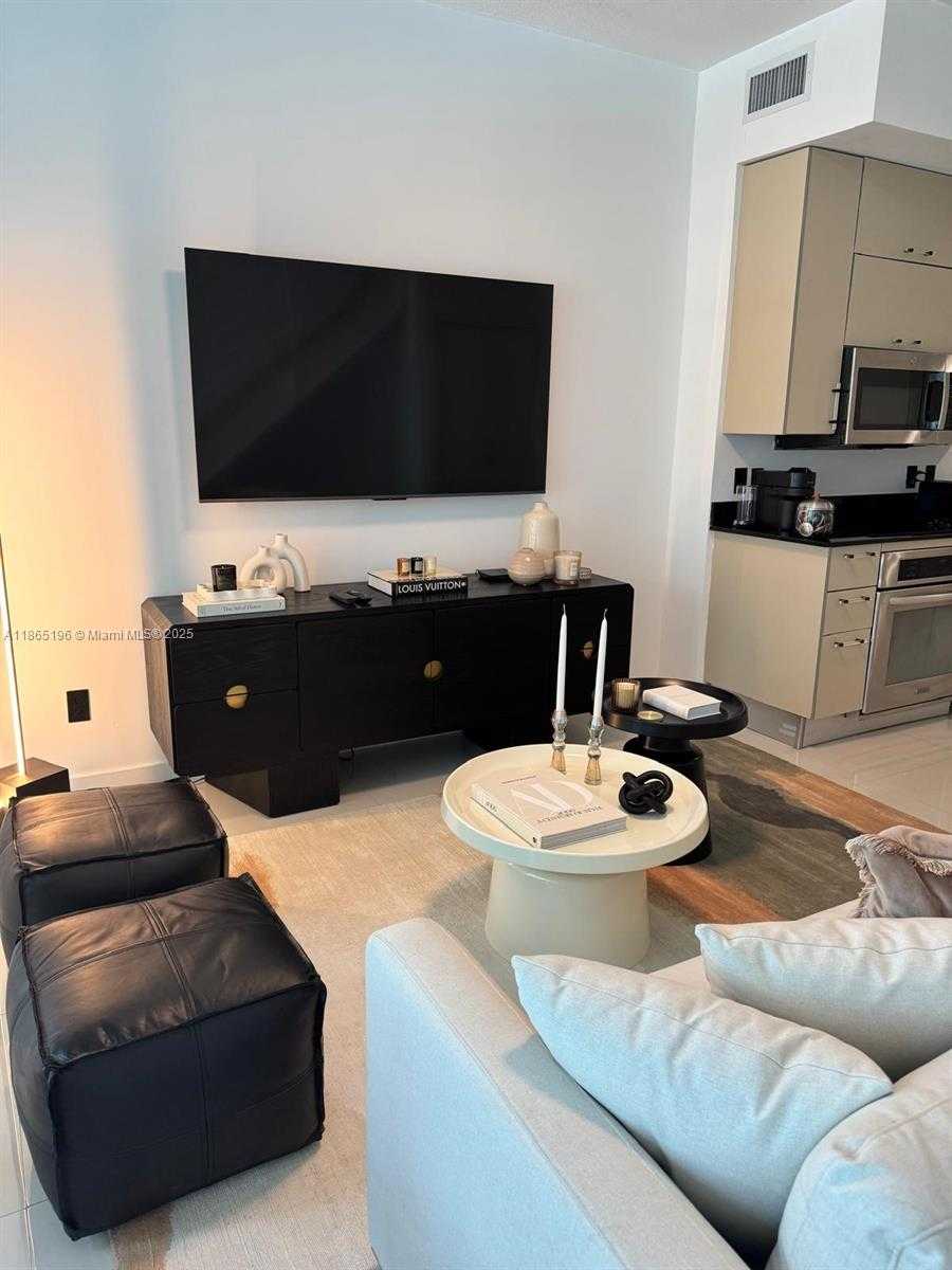 Small Image of 60 SOUTH WEST 13TH ST #1406, Miami Number 6