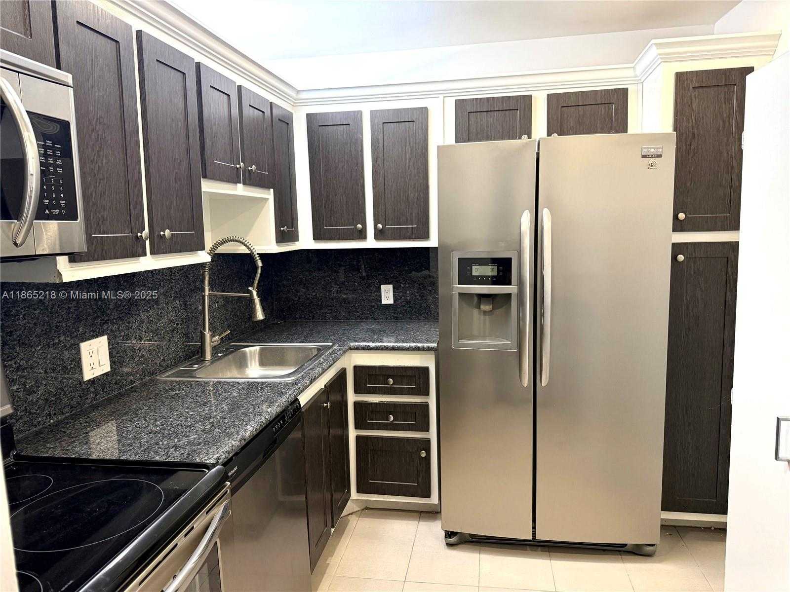 Small Image of 20335 E Country Club Dr, Aventura, FL 33180, USA Number 11