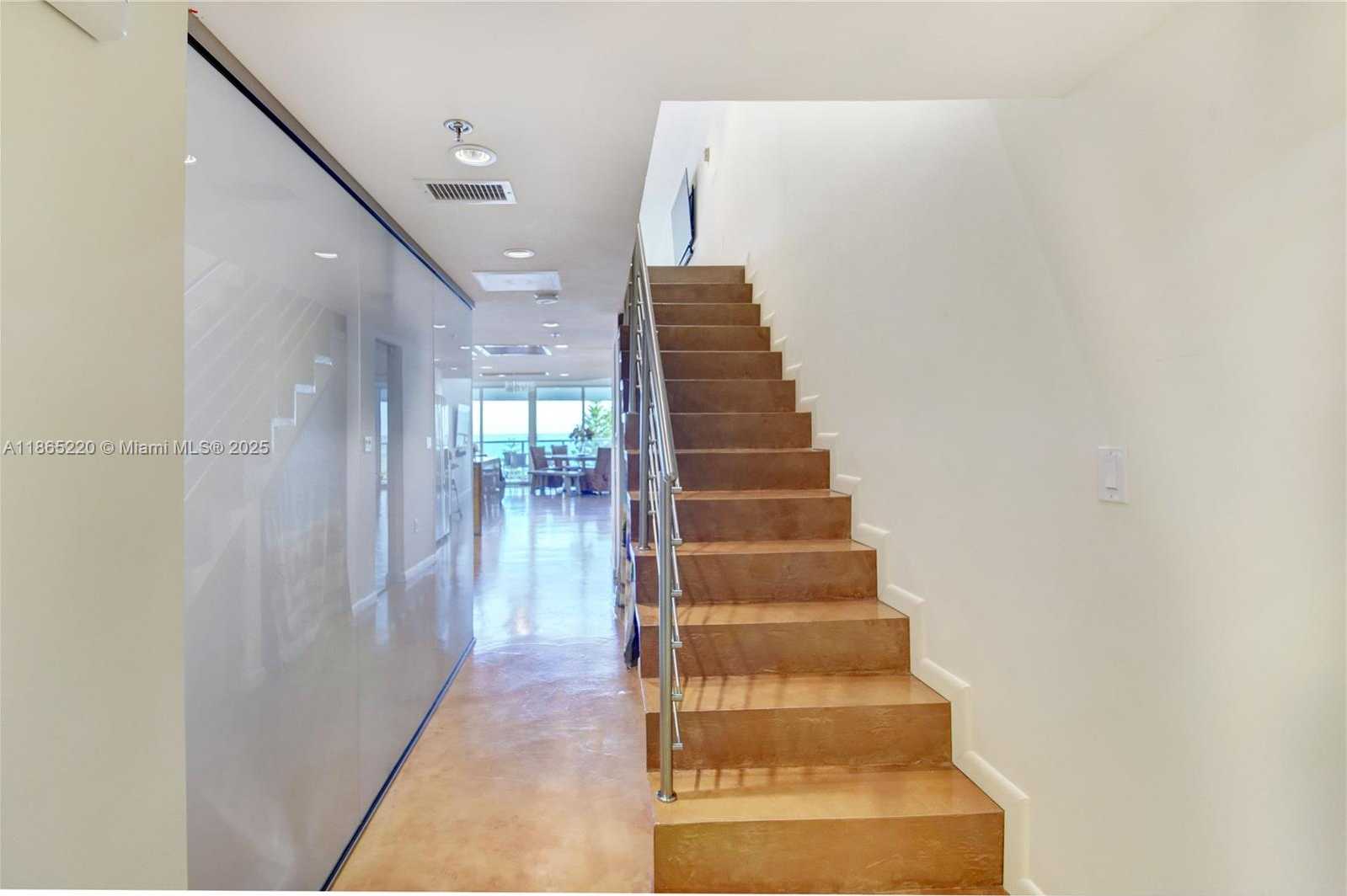 Small Image of 5445 COLLINS AVE #P2, Miami Beach Number 10