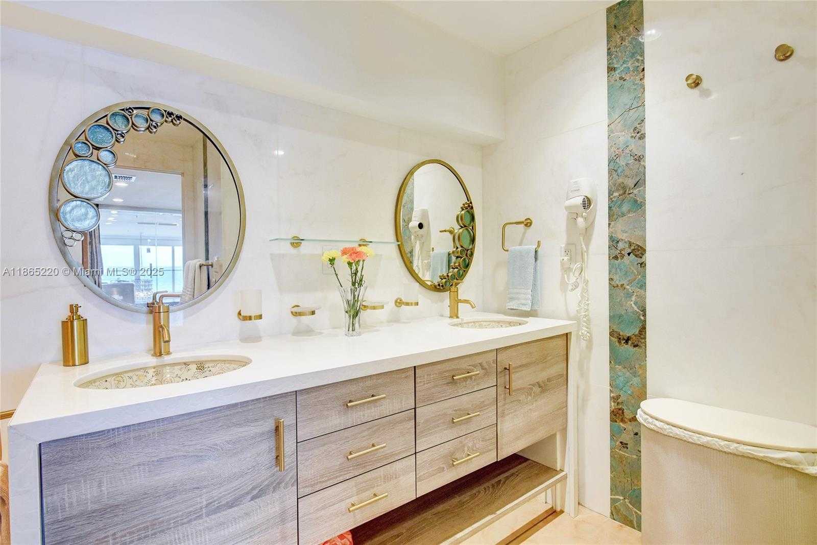 Small Image of 5445 COLLINS AVE #P2, Miami Beach Number 14