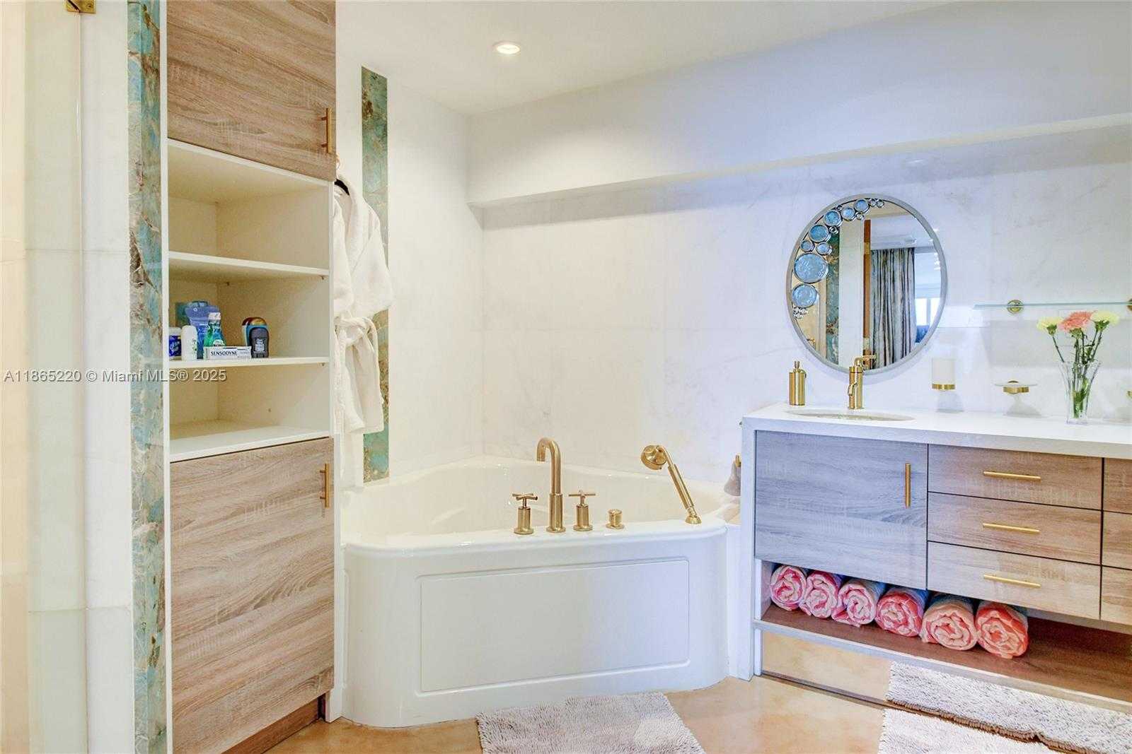 Small Image of 5445 COLLINS AVE #P2, Miami Beach Number 19