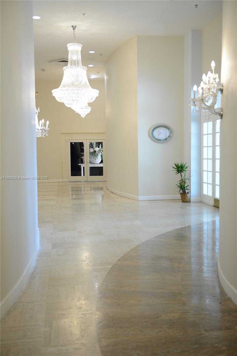 Small Image of 5445 COLLINS AVE #P2, Miami Beach Number 28
