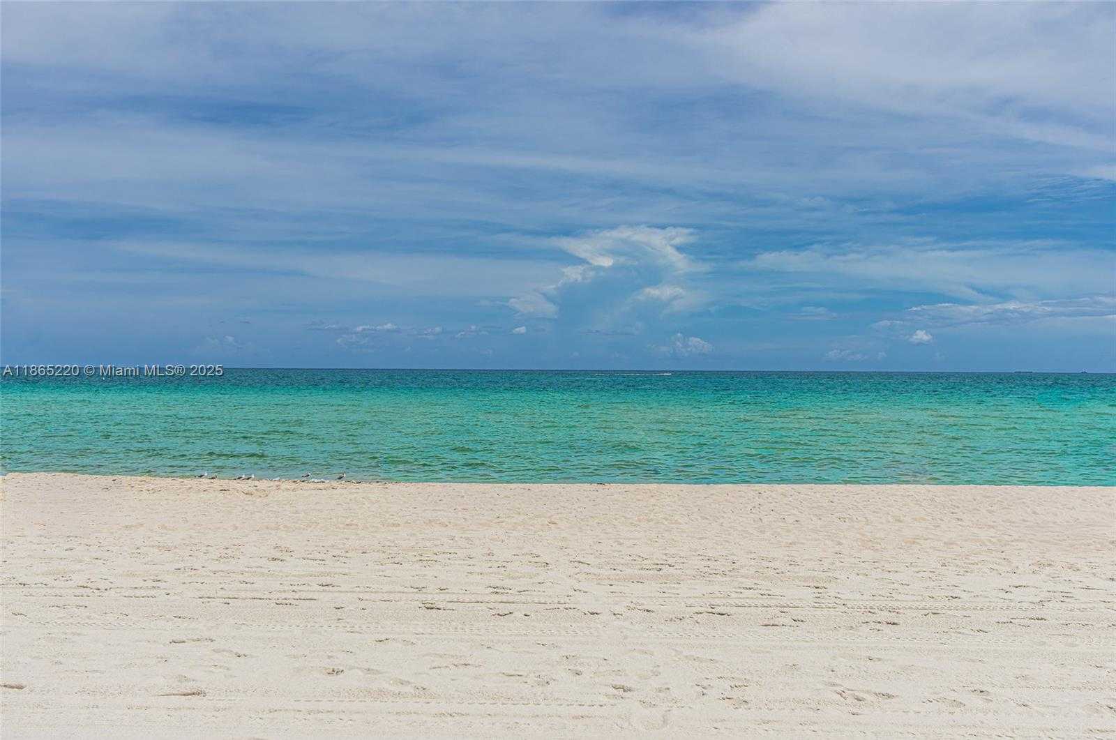 Small Image of 5445 COLLINS AVE #P2, Miami Beach Number 41