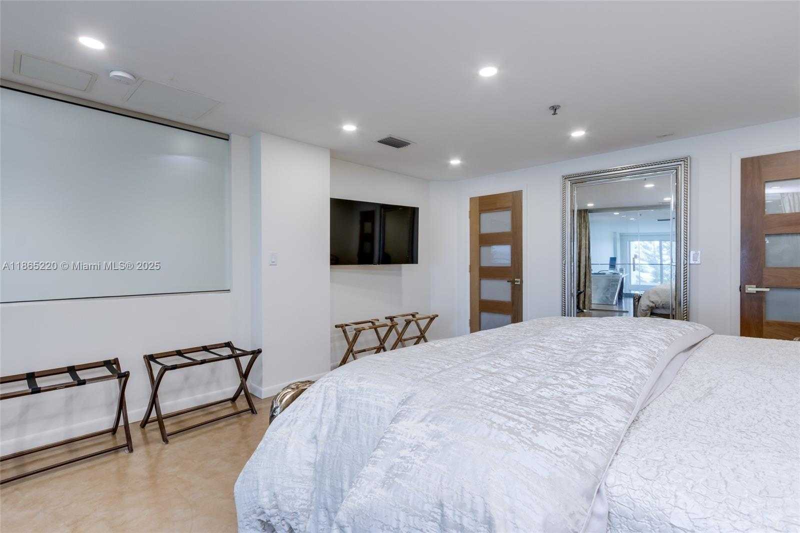 Small Image of 5445 COLLINS AVE #P2, Miami Beach Number 56