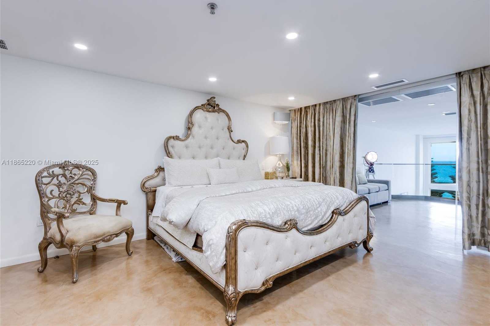 Small Image of 5445 COLLINS AVE #P2, Miami Beach Number 57