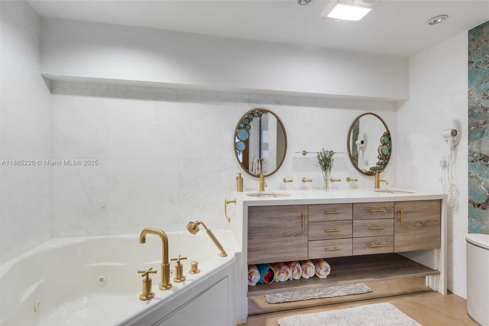 Small Image of 5445 COLLINS AVE #P2, Miami Beach Number 58