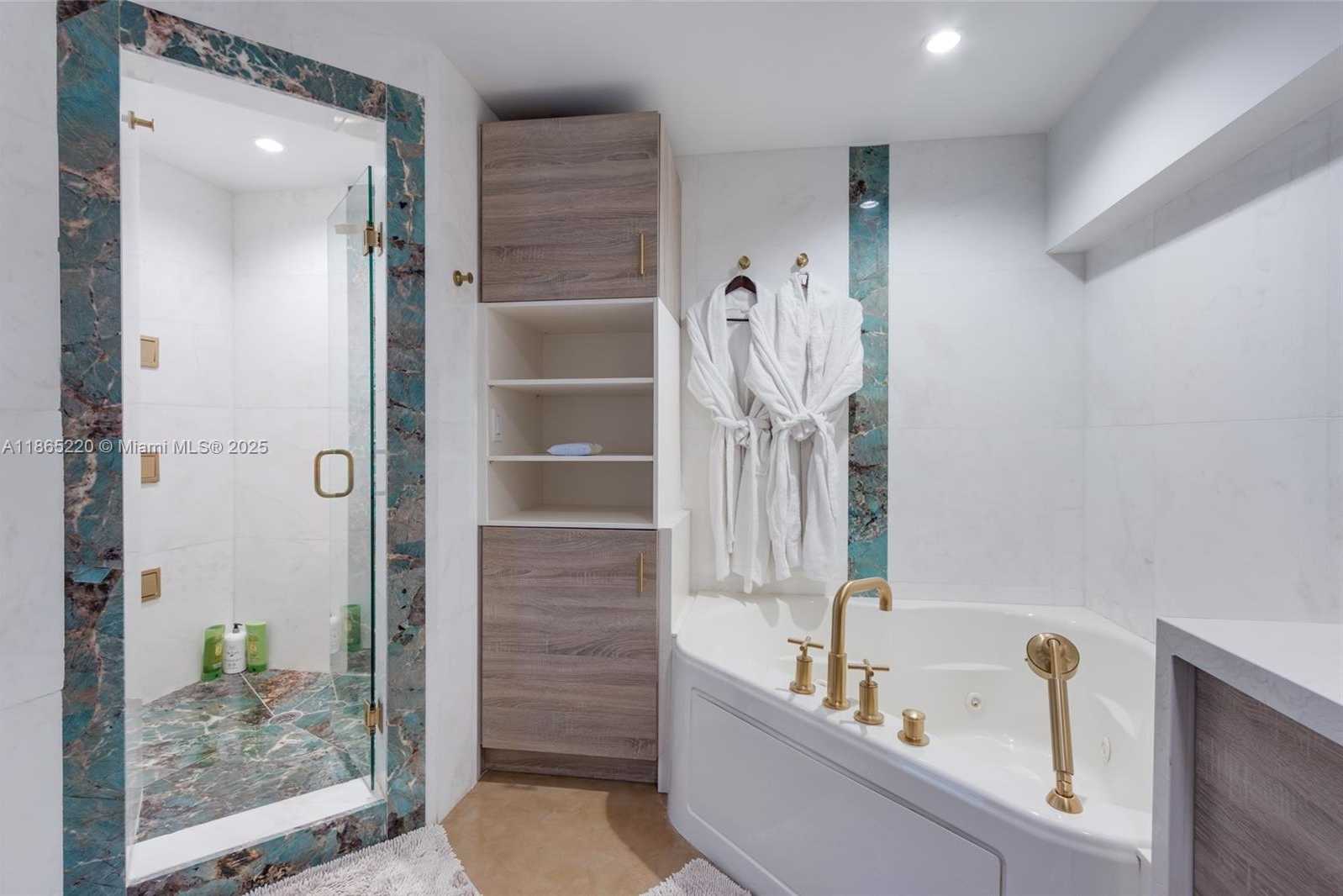 Small Image of 5445 COLLINS AVE #P2, Miami Beach Number 59