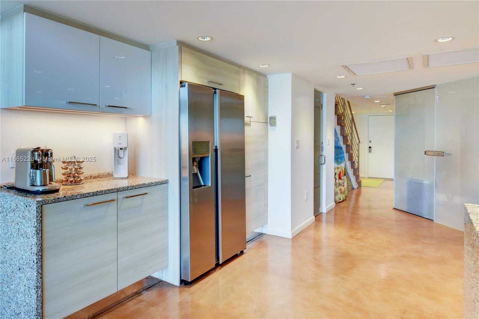 Small Image of 5445 COLLINS AVE #P2, Miami Beach Number 8