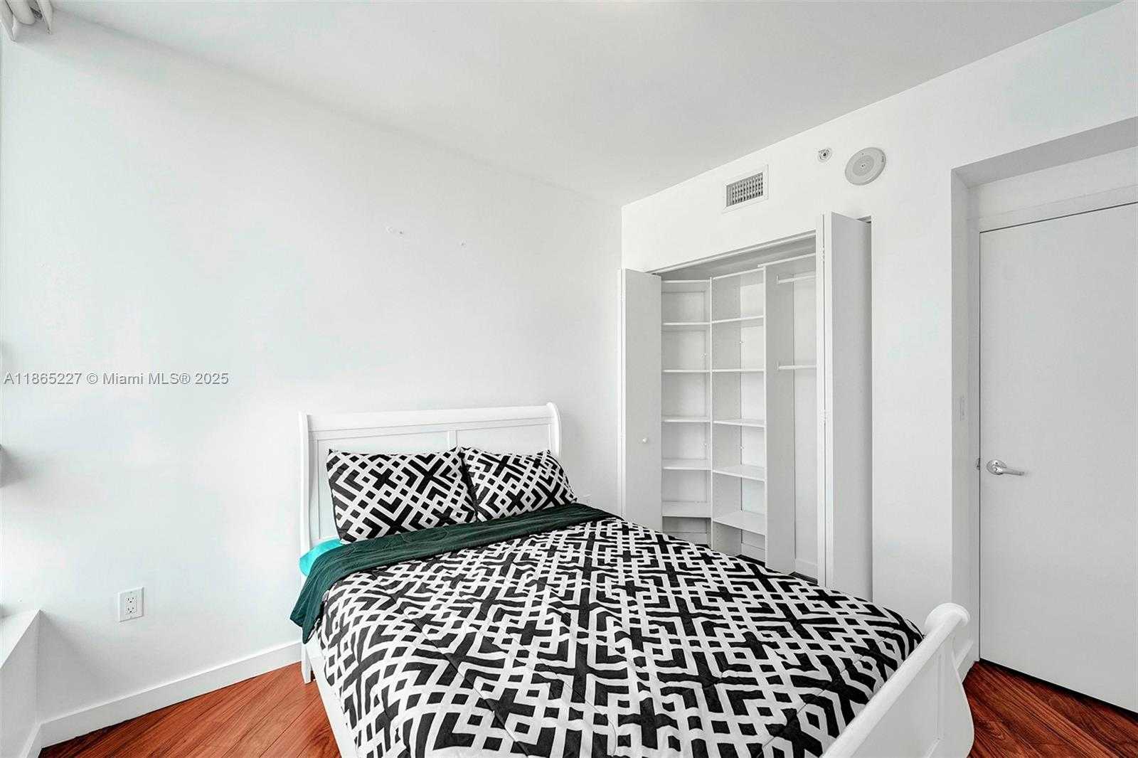 Small Image of 350 SOUTH MIAMI AVE #1403, Miami Number 29