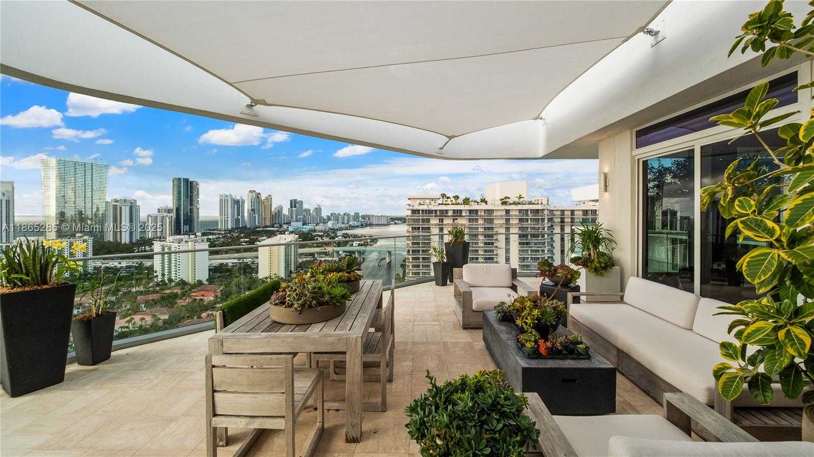 Small Image of 19707 TURNBERRY WAY #TS-3, Aventura Number 19
