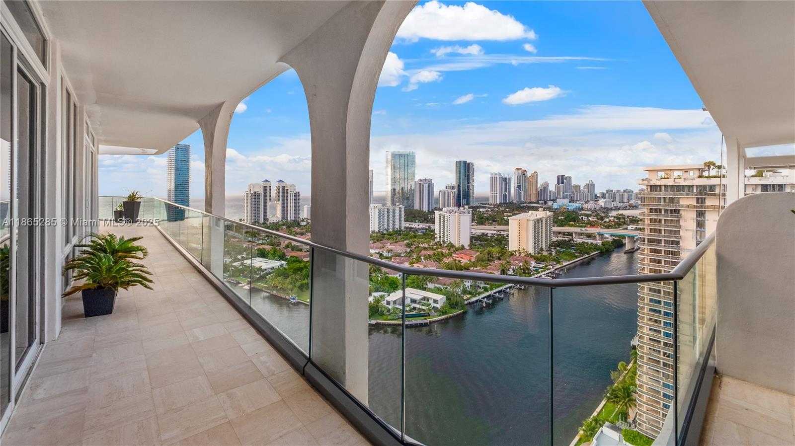 Small Image of 19707 TURNBERRY WAY #TS-3, Aventura Number 22