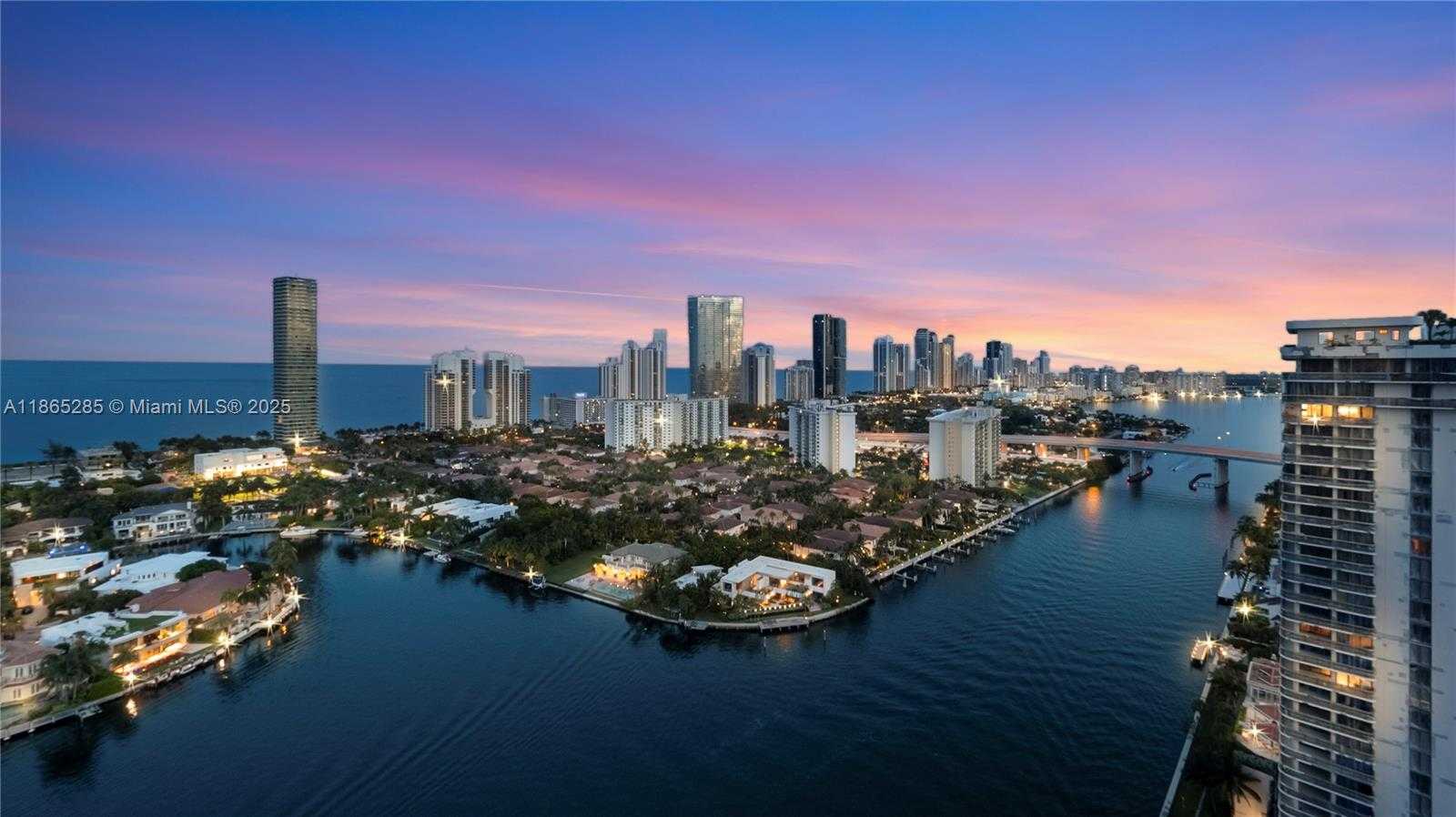 Small Image of 19707 TURNBERRY WAY #TS-3, Aventura Number 3