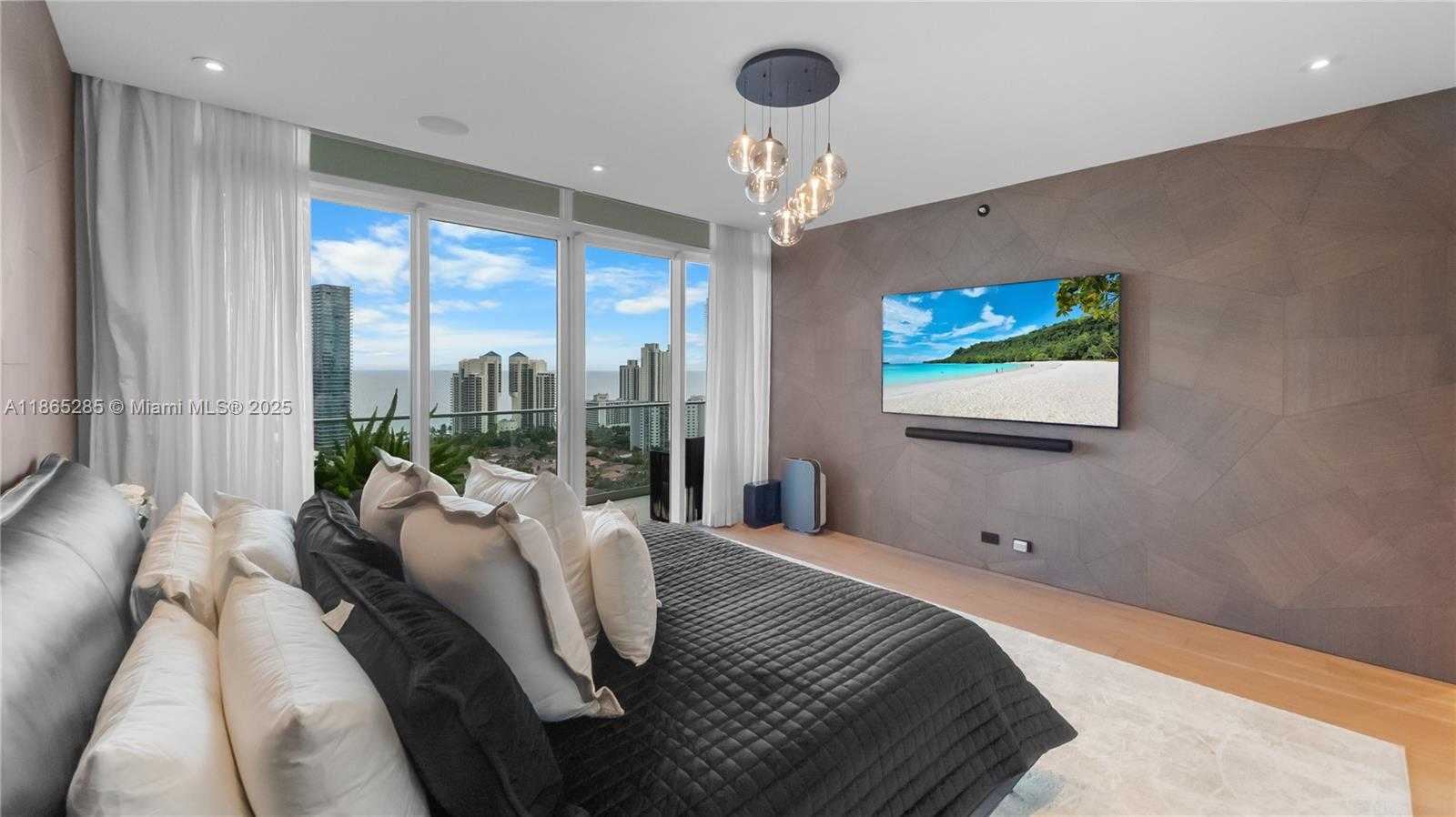 Small Image of 19707 TURNBERRY WAY #TS-3, Aventura Number 31