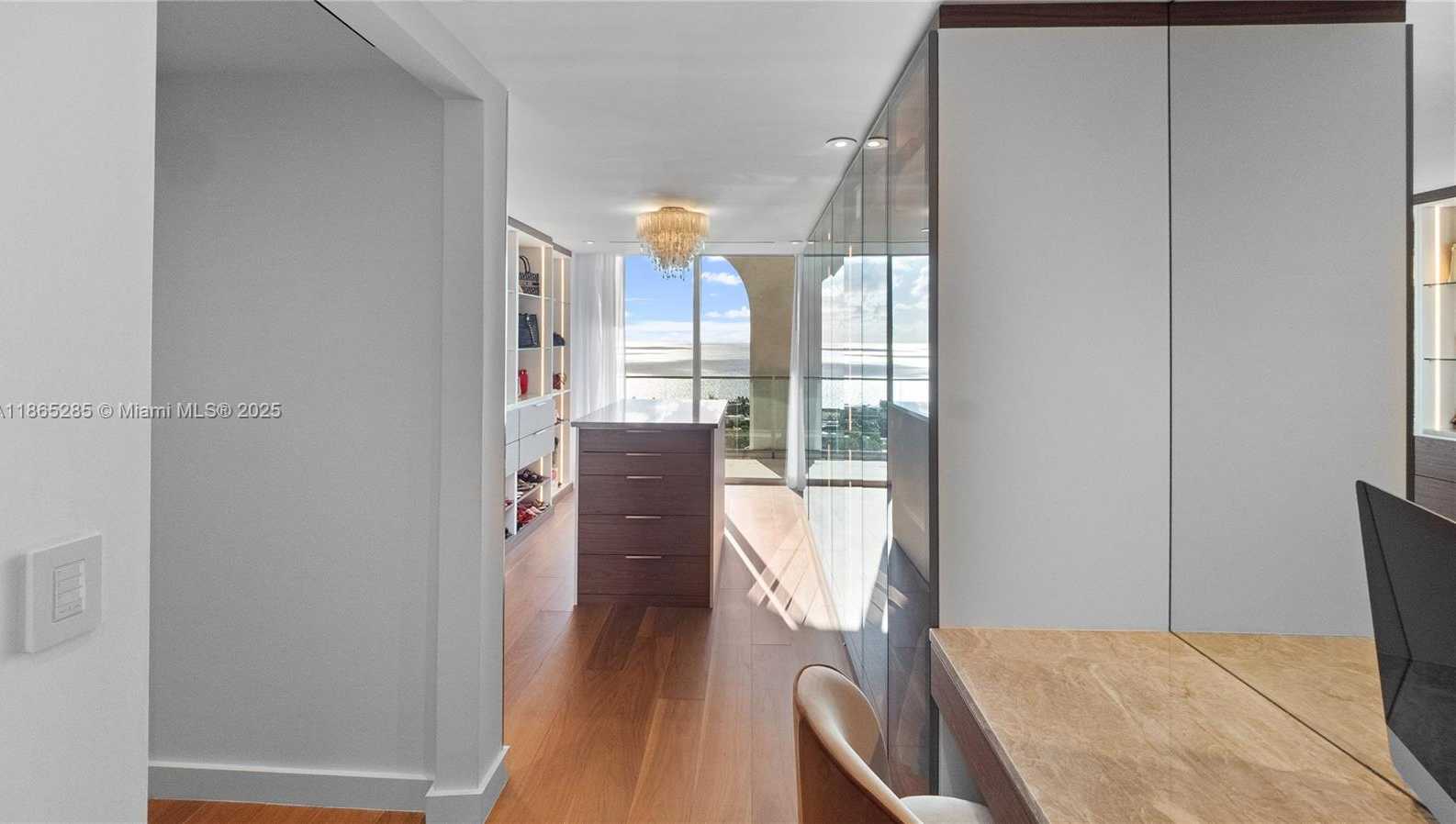 Small Image of 19707 TURNBERRY WAY #TS-3, Aventura Number 39