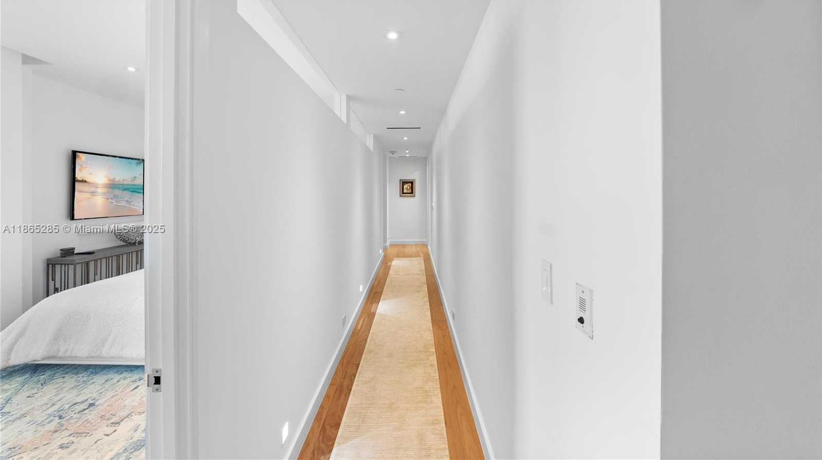 Small Image of 19707 TURNBERRY WAY #TS-3, Aventura Number 43