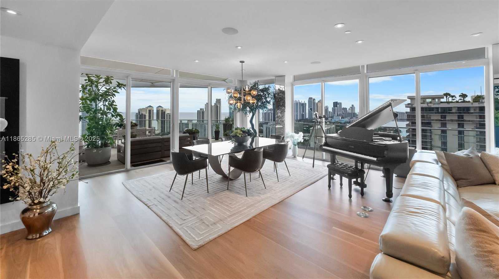 Small Image of 19707 TURNBERRY WAY #TS-3, Aventura Number 5