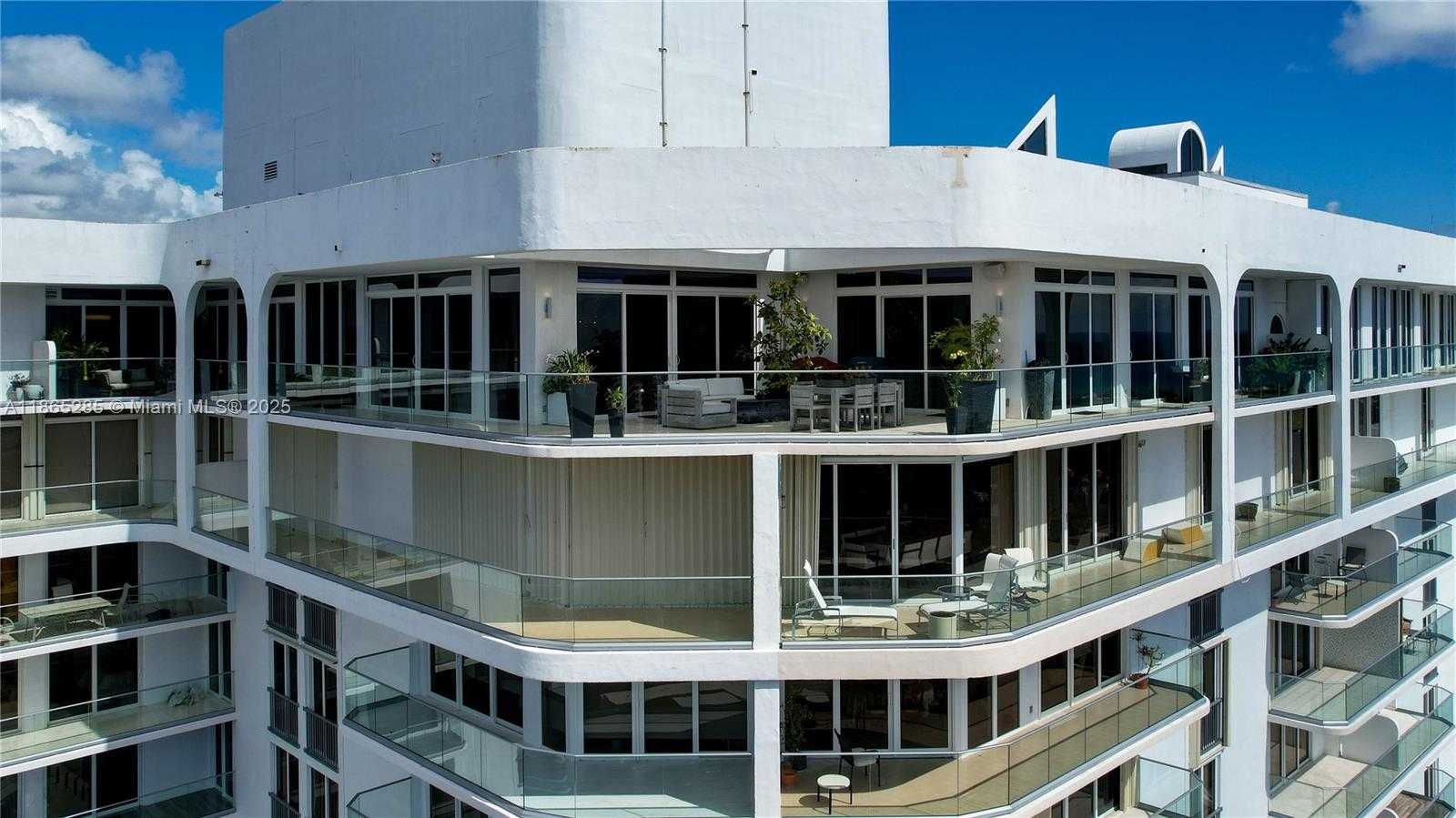 Small Image of 19707 TURNBERRY WAY #TS-3, Aventura Number 58