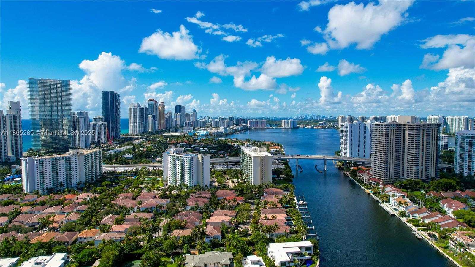 Small Image of 19707 TURNBERRY WAY #TS-3, Aventura Number 67