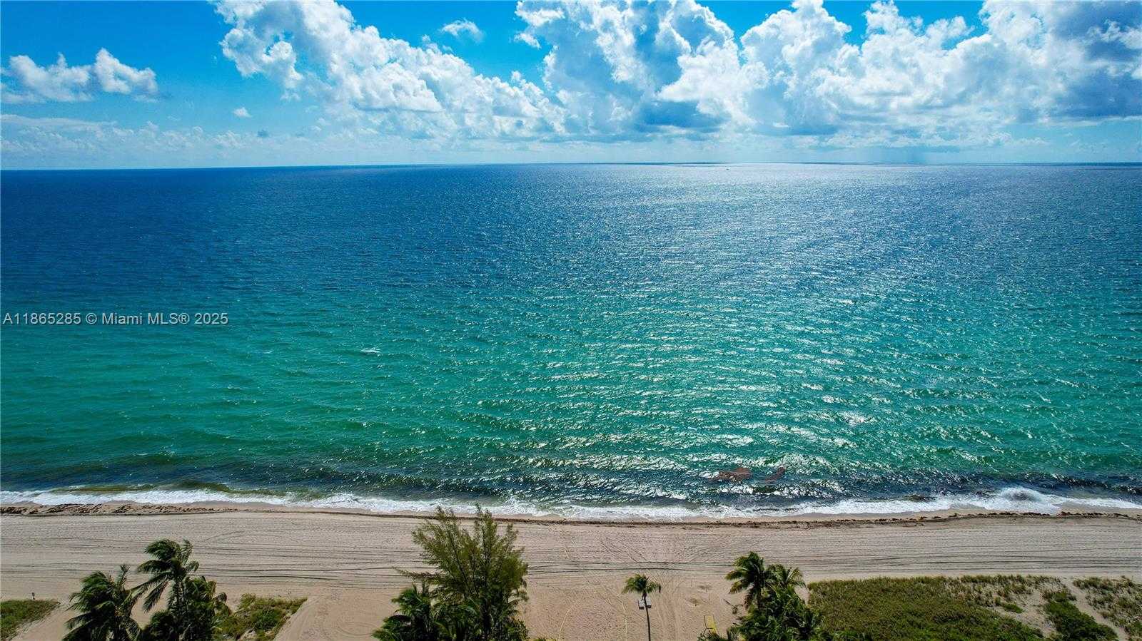 Small Image of 19707 TURNBERRY WAY #TS-3, Aventura Number 74