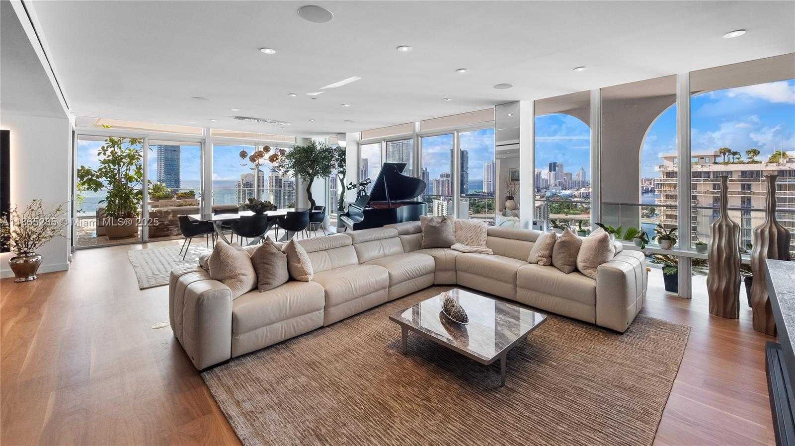 Small Image of 19707 TURNBERRY WAY #TS-3, Aventura Number 9