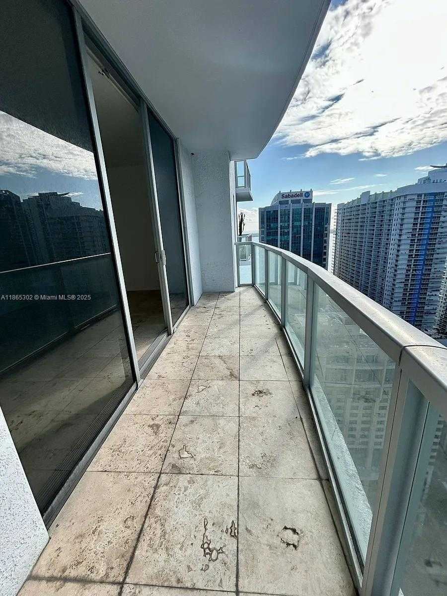 Small Image of 1060 BRICKELL AVE #3309, Miami Number 3