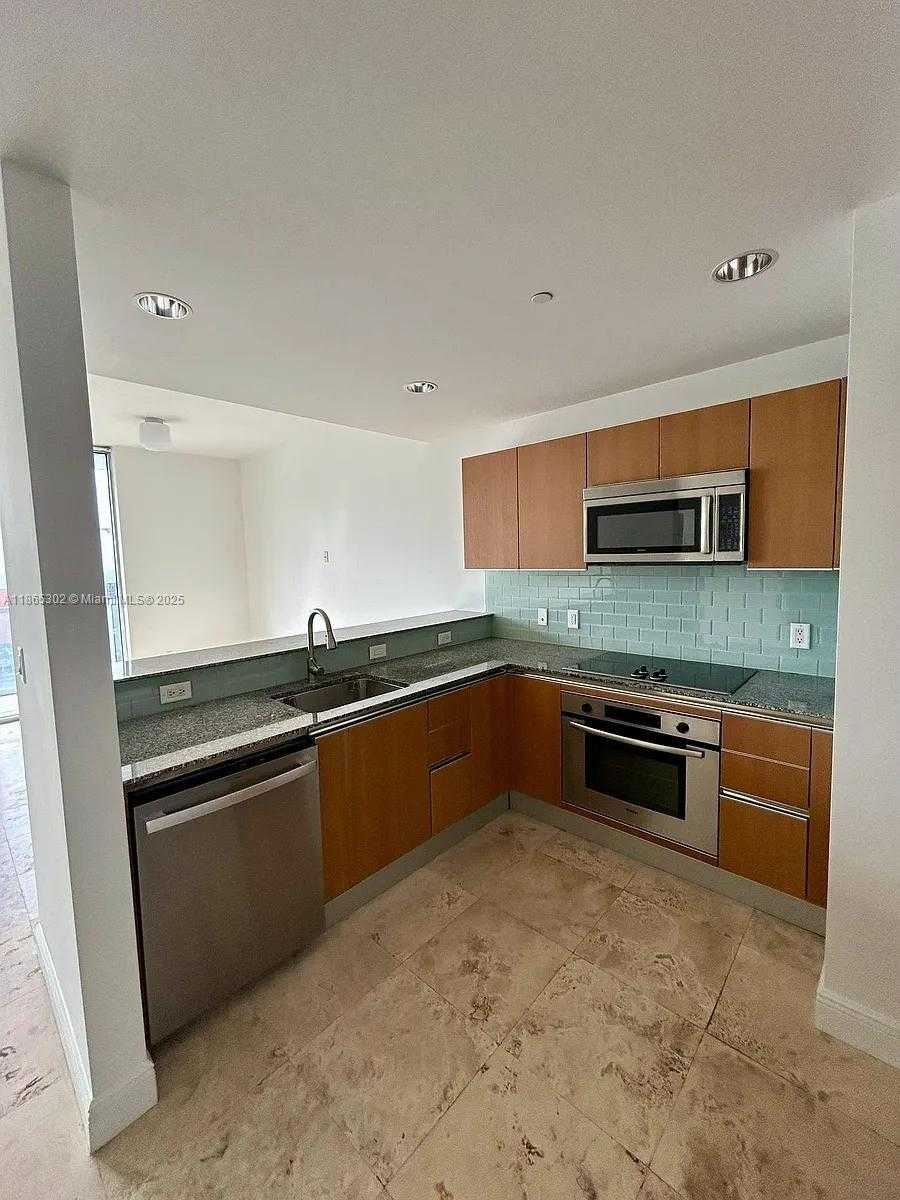 Small Image of 1060 BRICKELL AVE #3309, Miami Number 5