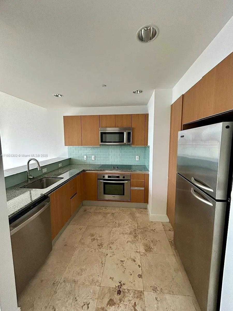 Small Image of 1060 BRICKELL AVE #3309, Miami Number 6