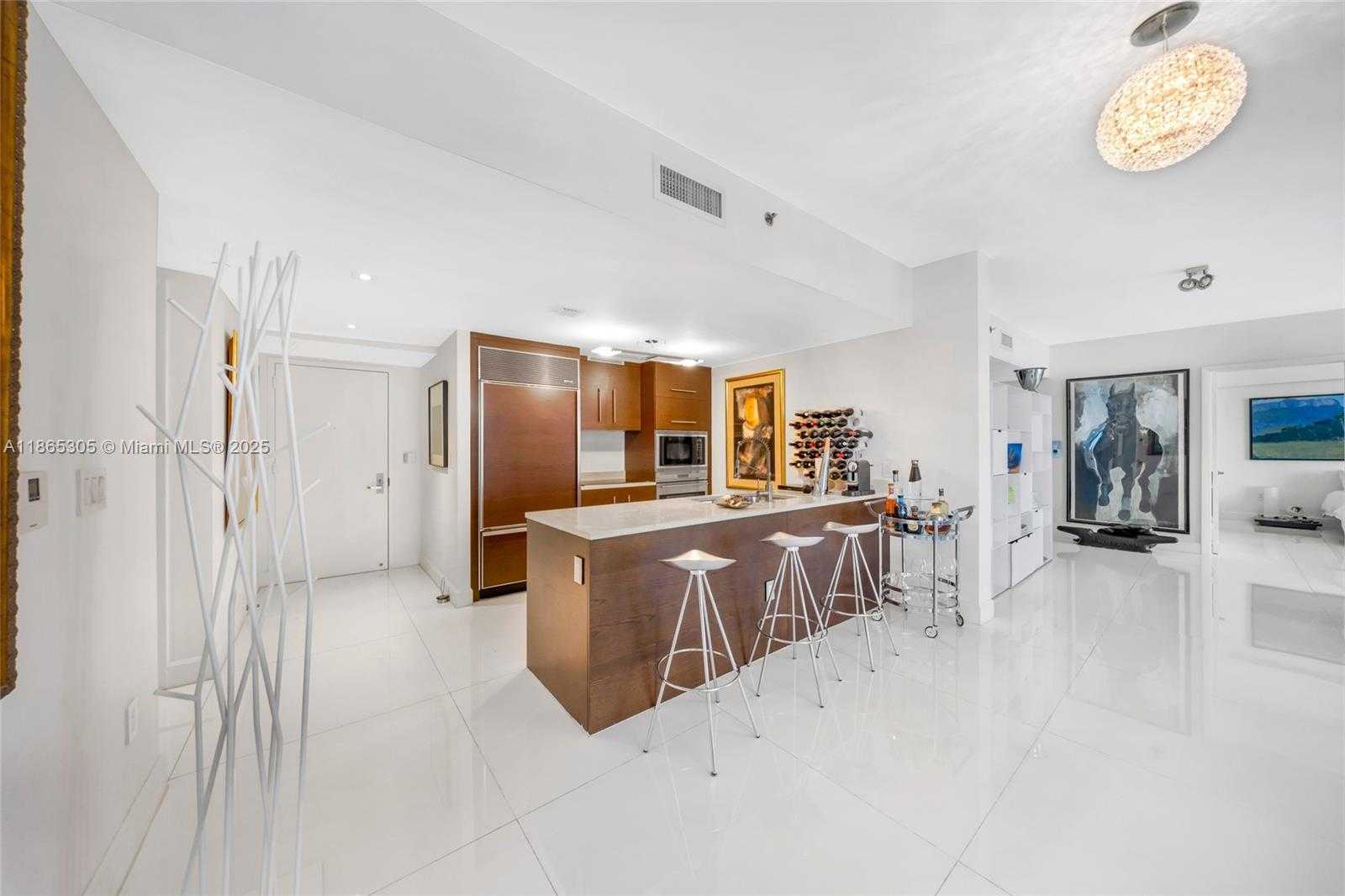 Small Image of 475 BRICKELL AVE #712-714, Miami Number 12