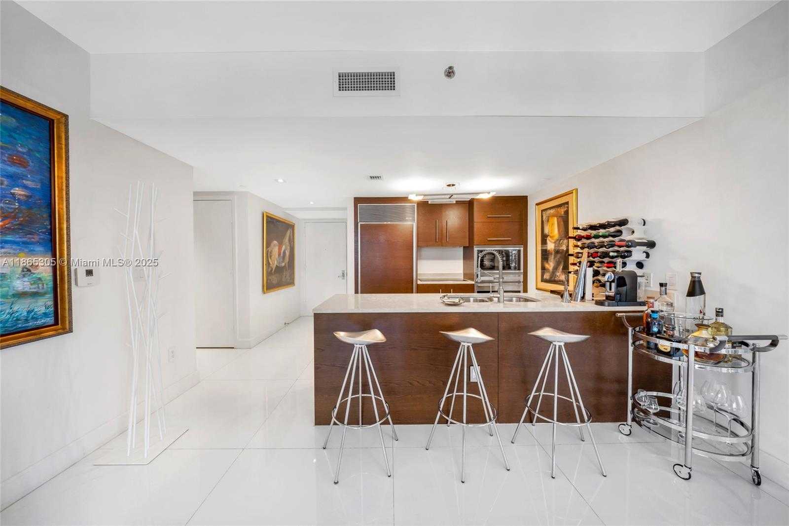 Small Image of 475 BRICKELL AVE #712-714, Miami Number 13