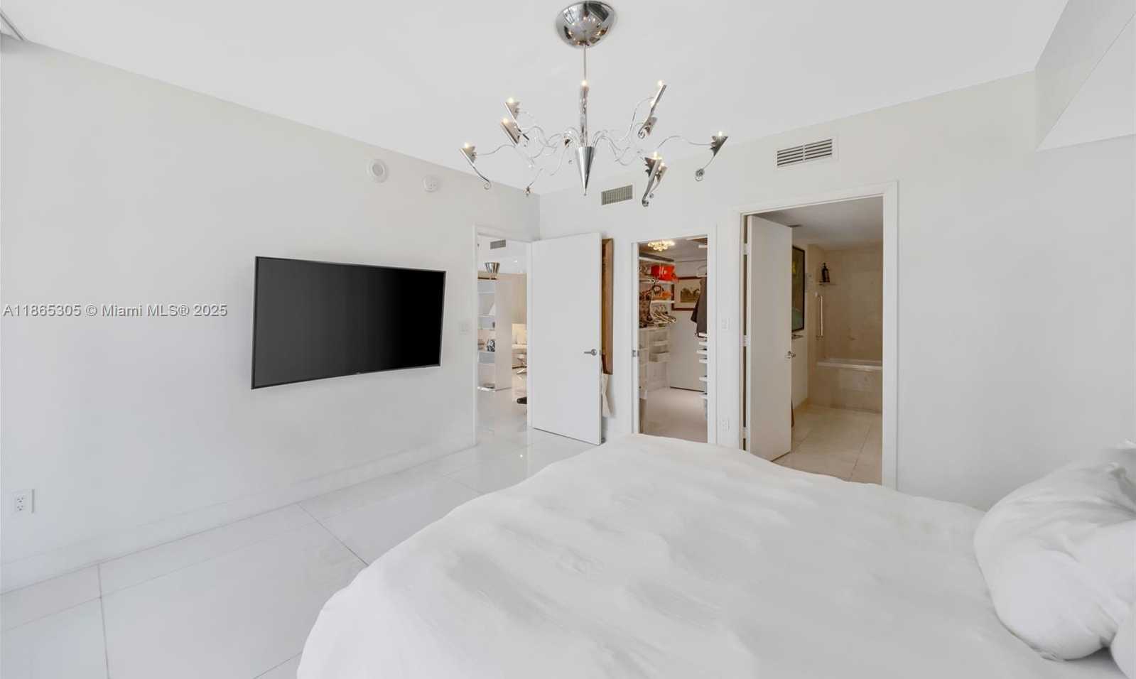 Small Image of 475 BRICKELL AVE #712-714, Miami Number 15