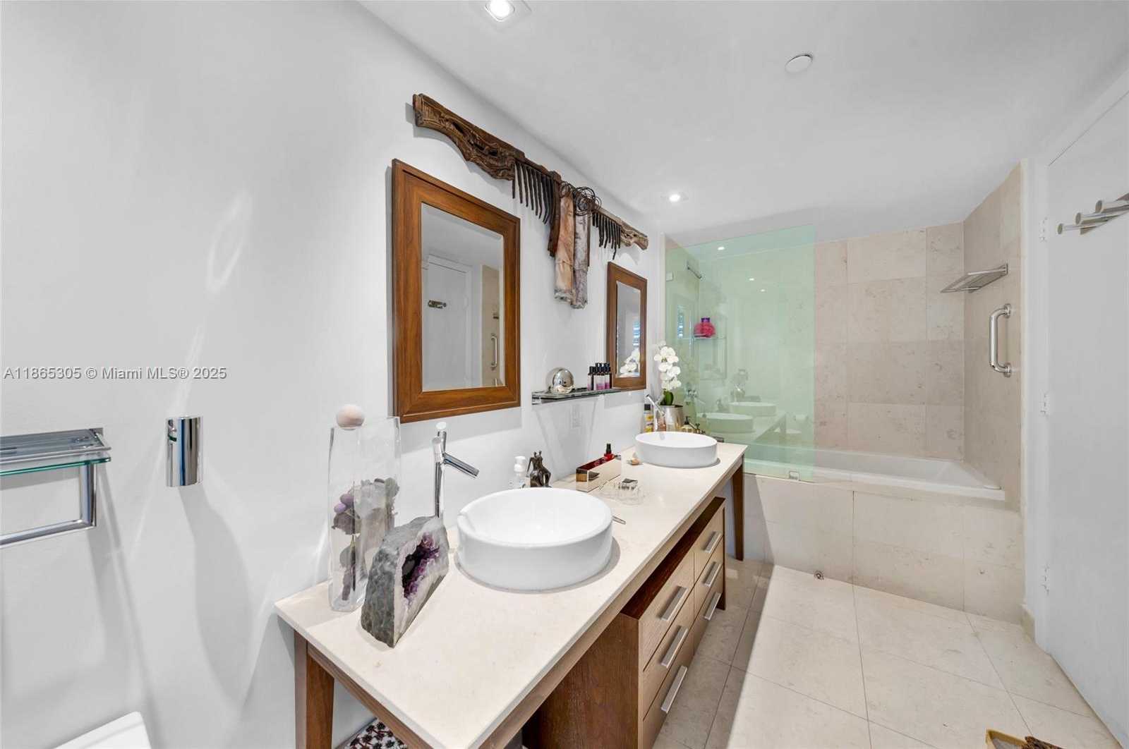 Small Image of 475 BRICKELL AVE #712-714, Miami Number 20