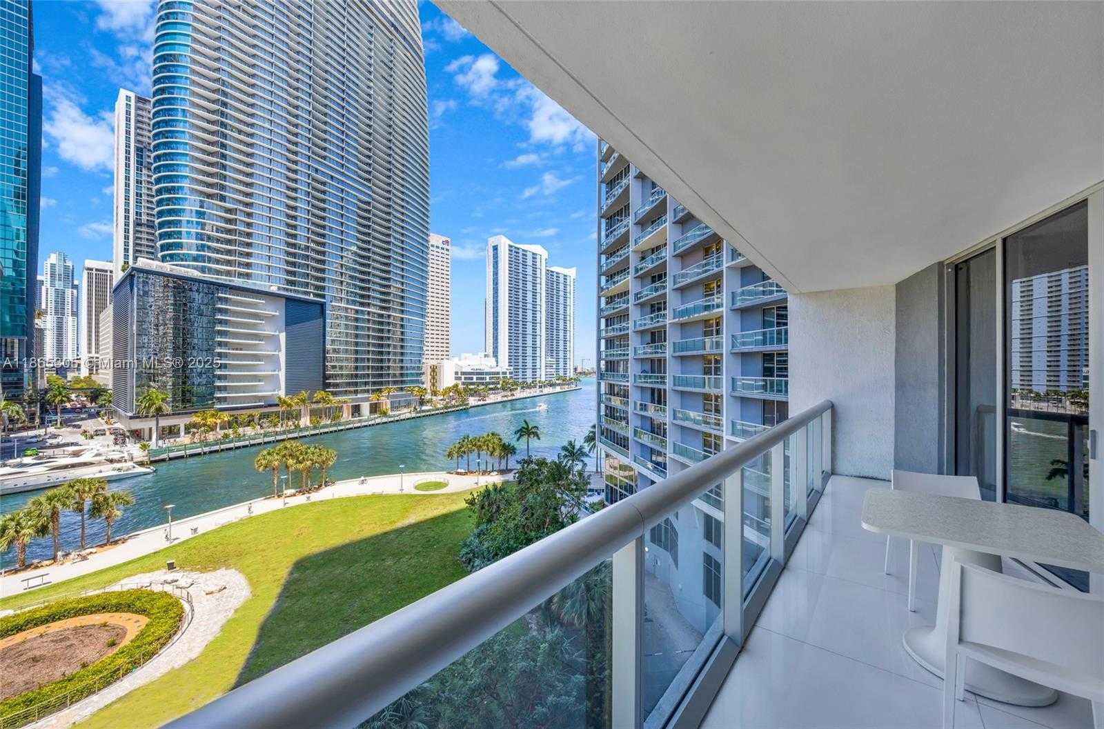Small Image of 475 BRICKELL AVE #712-714, Miami Number 25