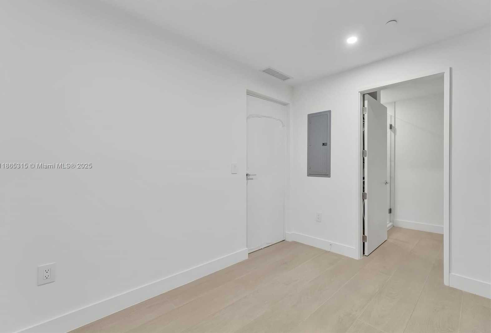 Small Image of 700 NORTH EAST 24TH ST #1207, Miami Number 42