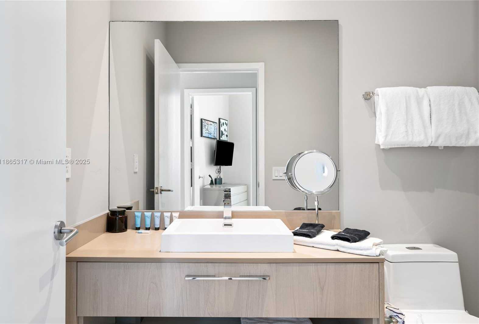 Small Image of 4111 SOUTH OCEAN DR #702, Hollywood Number 25