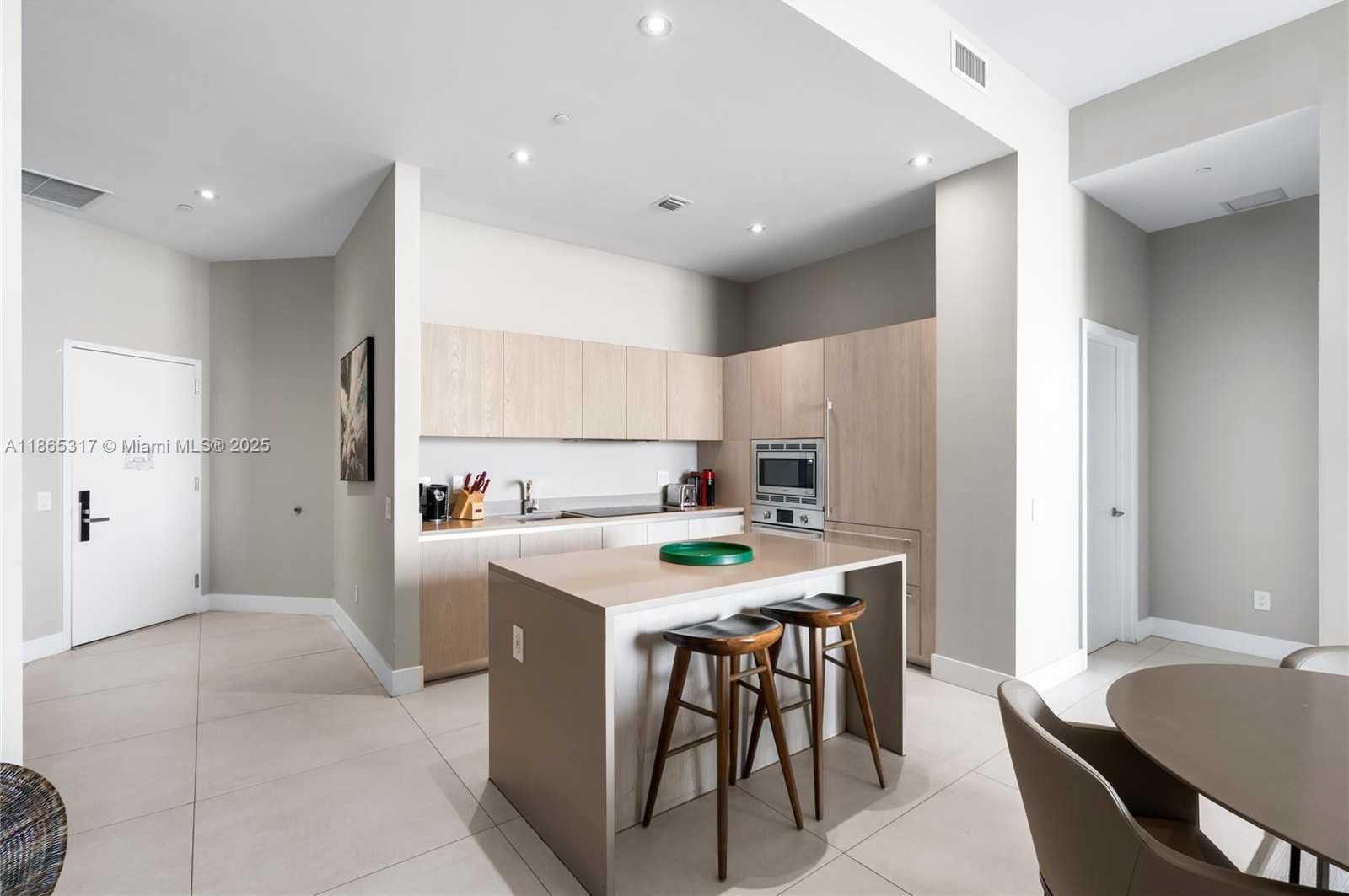 Small Image of 4111 SOUTH OCEAN DR #702, Hollywood Number 9