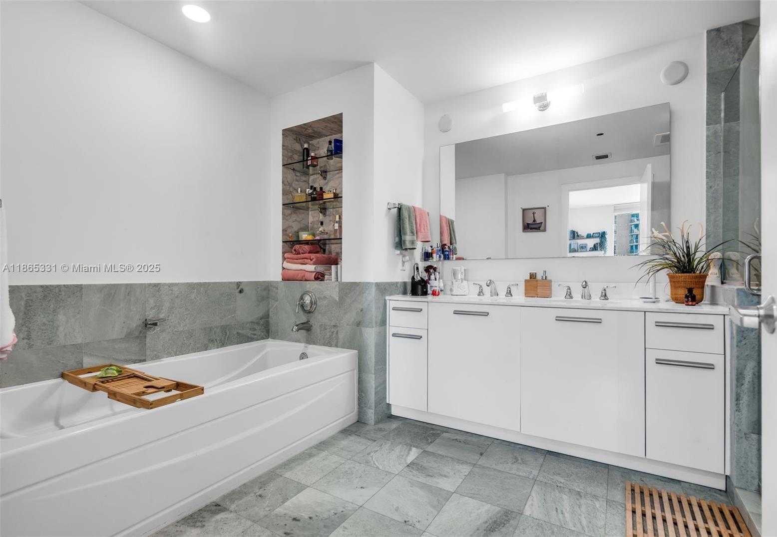 Small Image of 1060 BRICKELL AVE #3601, Miami Number 10
