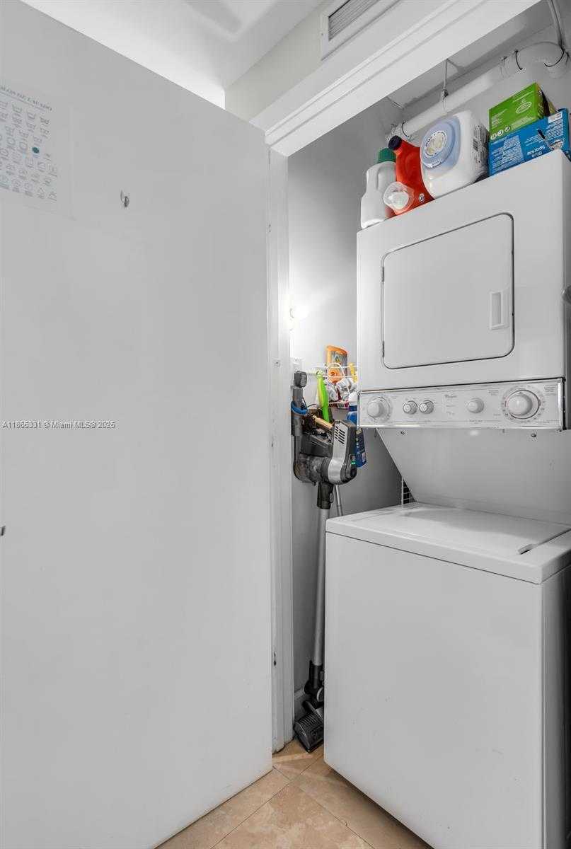 Small Image of 1060 BRICKELL AVE #3601, Miami Number 15