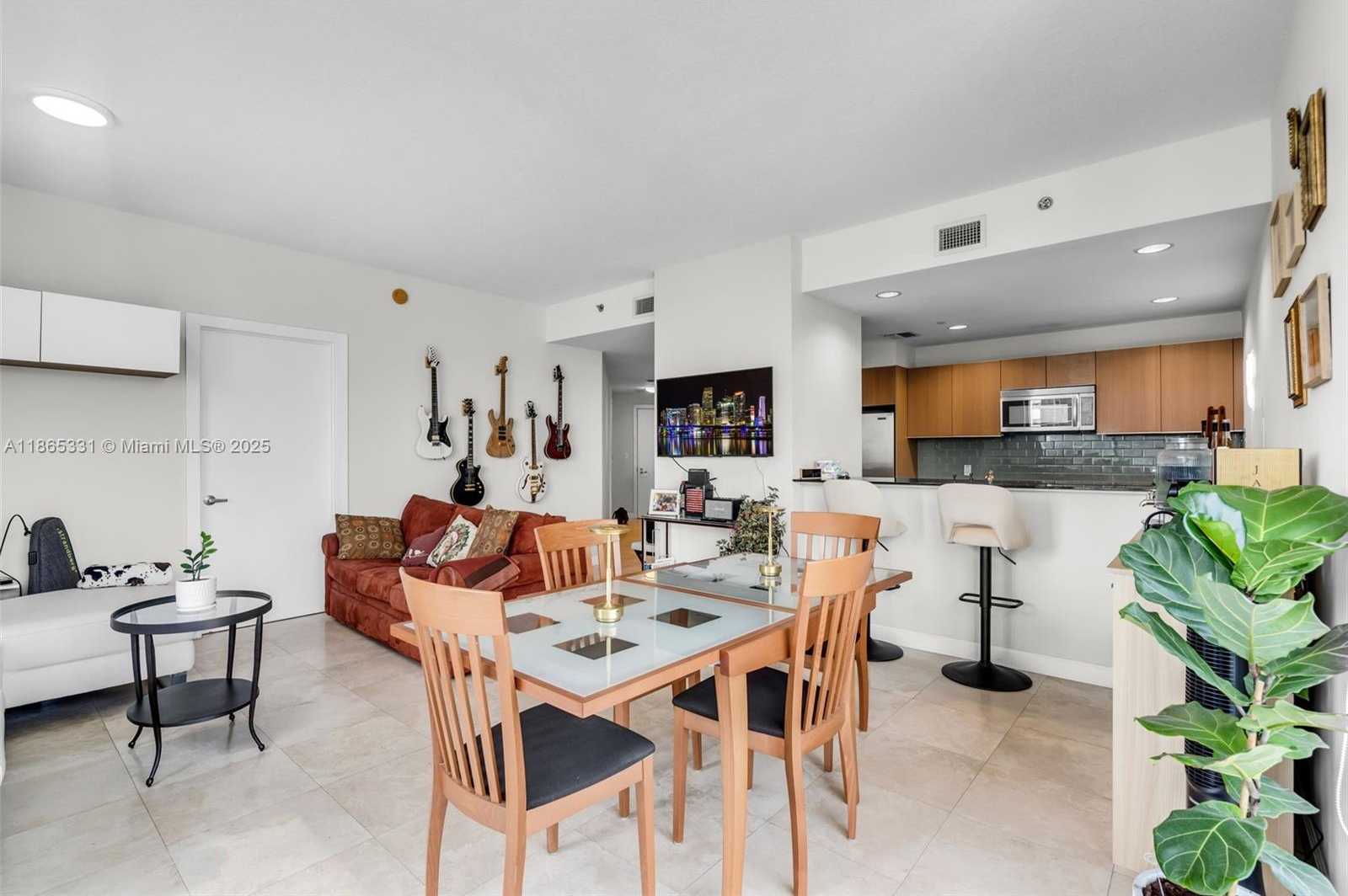 Small Image of 1060 BRICKELL AVE #3601, Miami Number 7