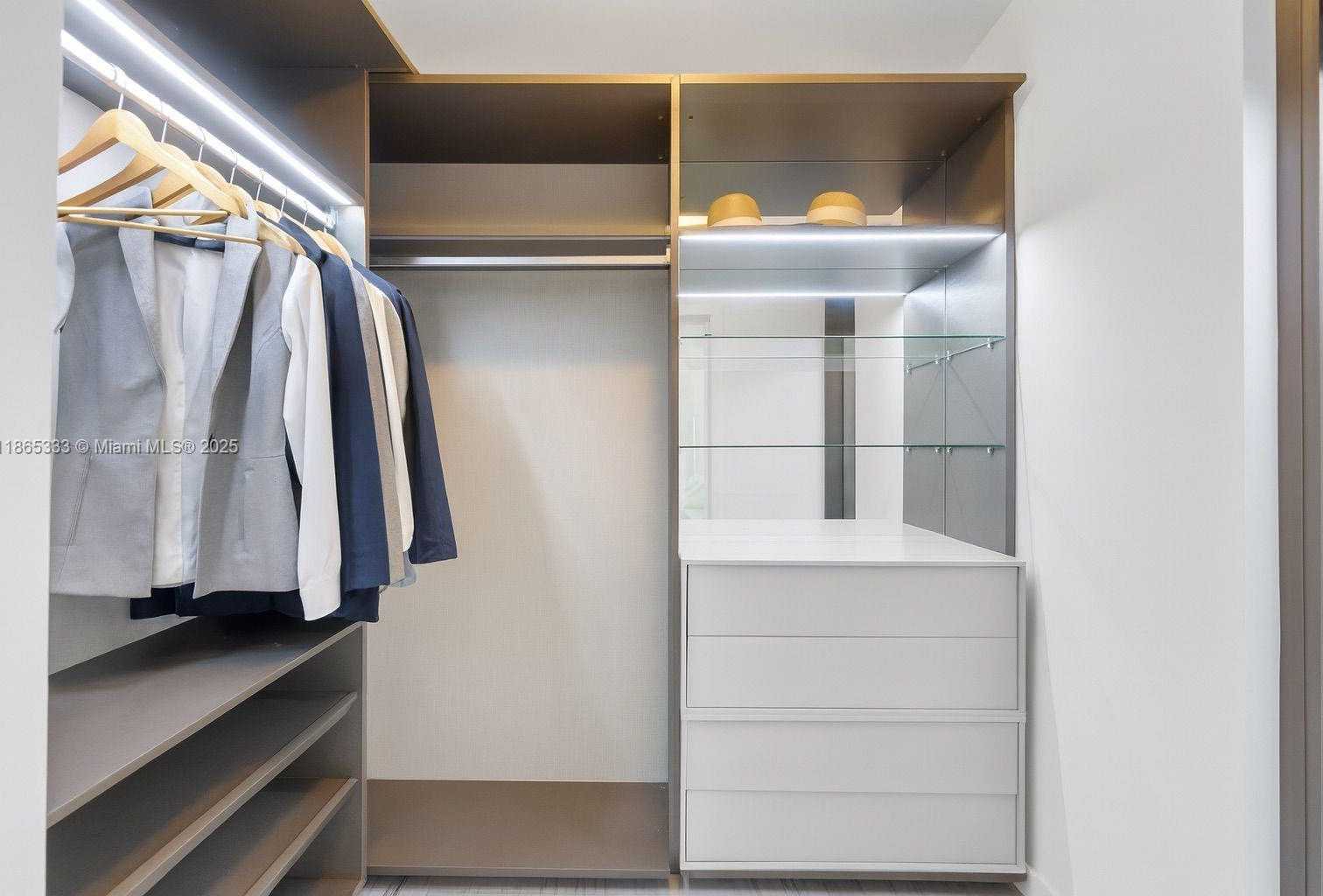 Small Image of 480 NORTH EAST 31ST ST #4503, Miami Number 17